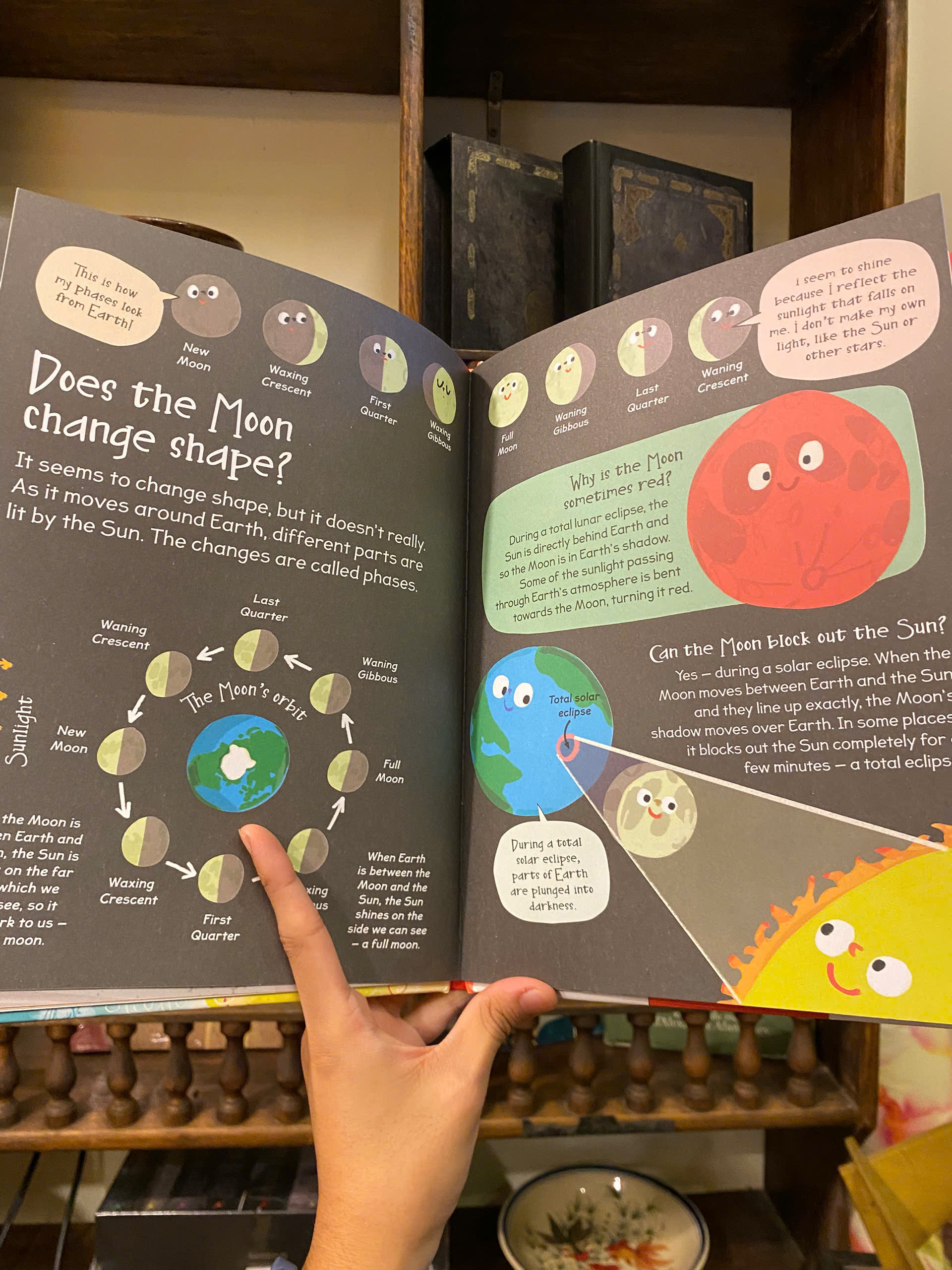 Sách - Curious Questions & Answers about The Moon by Anne Rooney | Children's Book | Bìa cứng