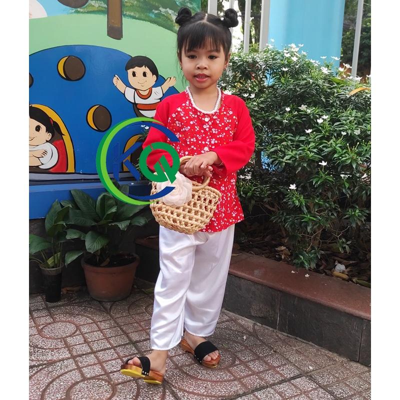 Bộ quần áo Bà Ba hoạ tiết bông nhí màu đỏ - vải lụa mềm mát - size 7 đến 30 ký.