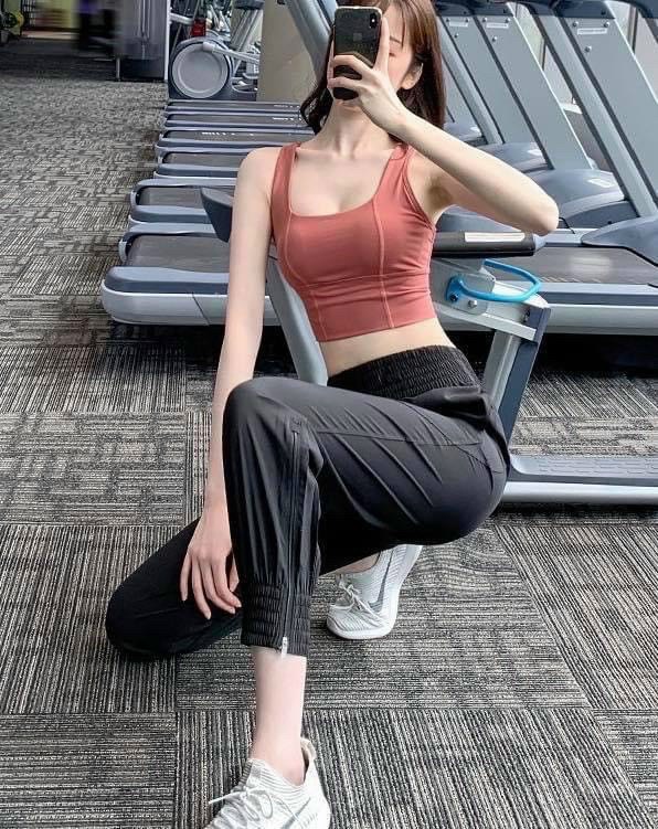 Quần jogger thể thao tập gym yoga nữ khóa gấu siêu đẹp New 2022