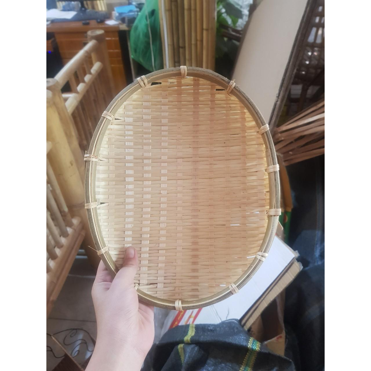 Mẹt tre hình oval