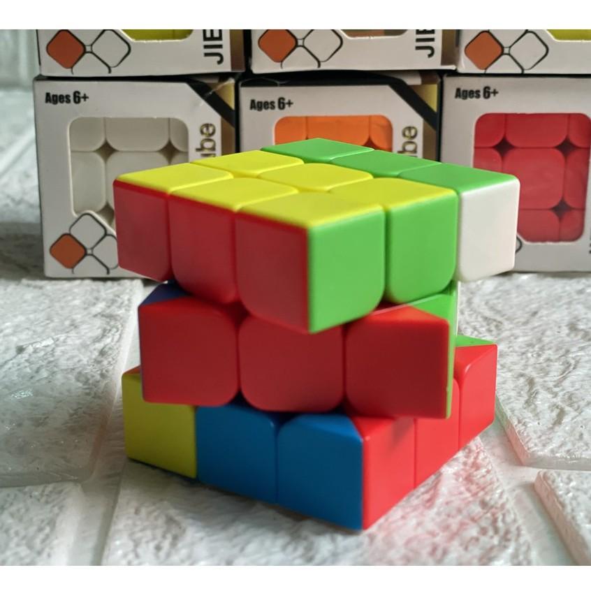 Rubik 3x3 Rubic 3 Tầng xuay trơn tru , bền đẹp. ( ảnh thật )