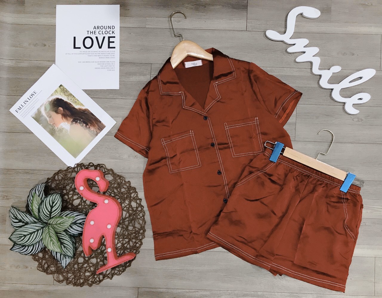 Đồ bộ mặc nhà ngắn đùi Lụa Satin viền chỉ mềm mại