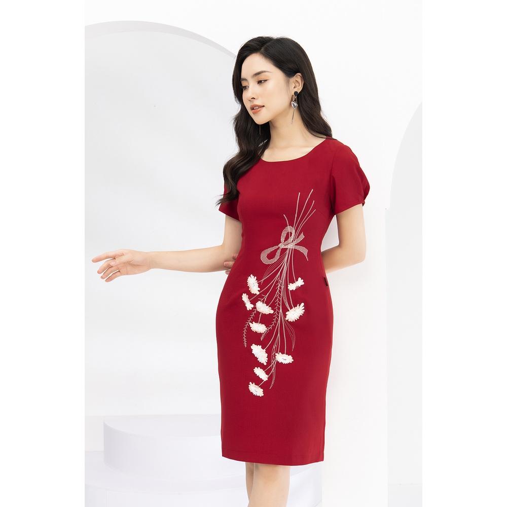 Đầm Nữ LUPERI LFV3161 dáng ôm body trơn thêu hoa trước