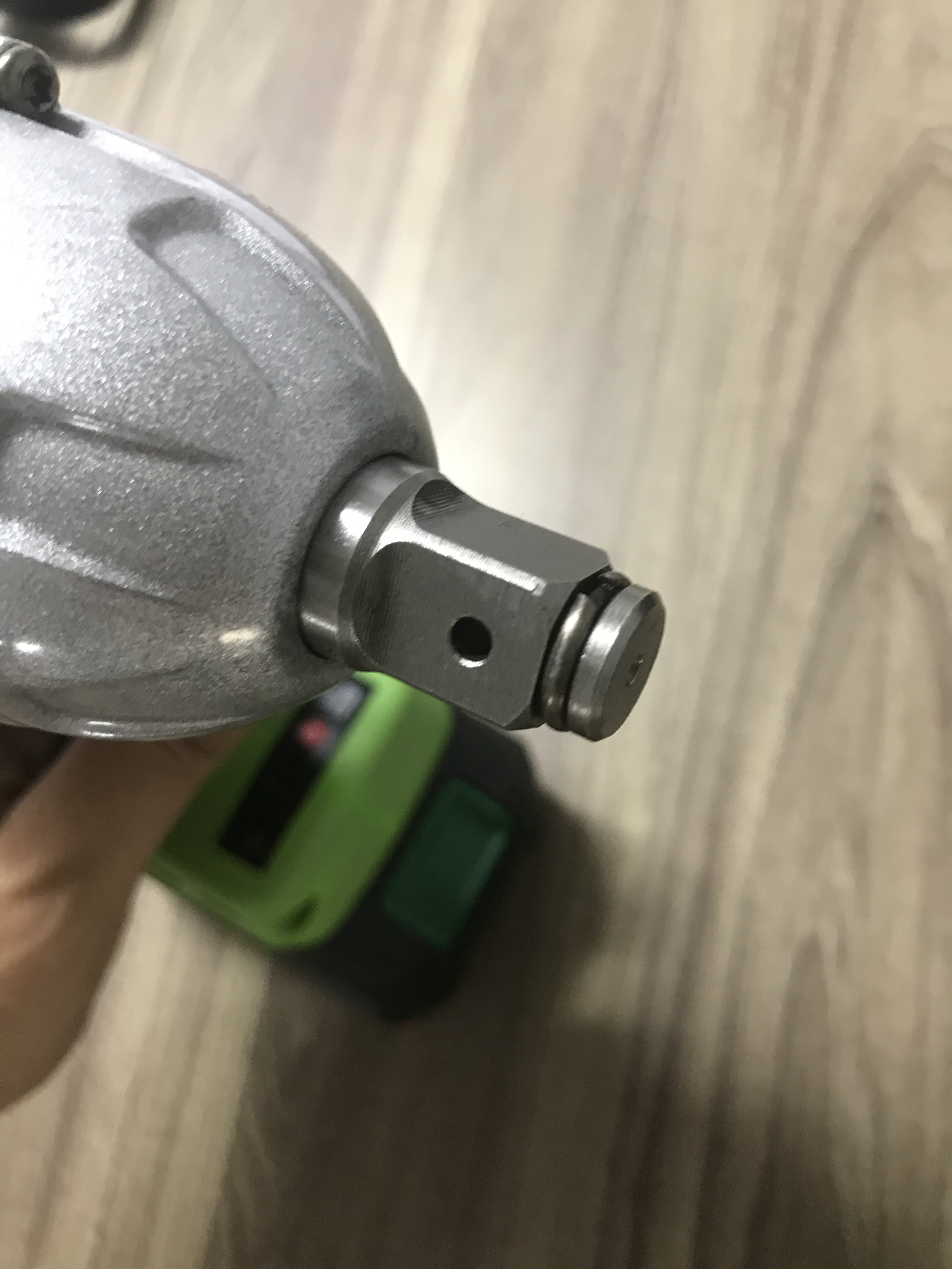 Máy siết bu lông dùng pin XGN 330 - Motor không chổi than