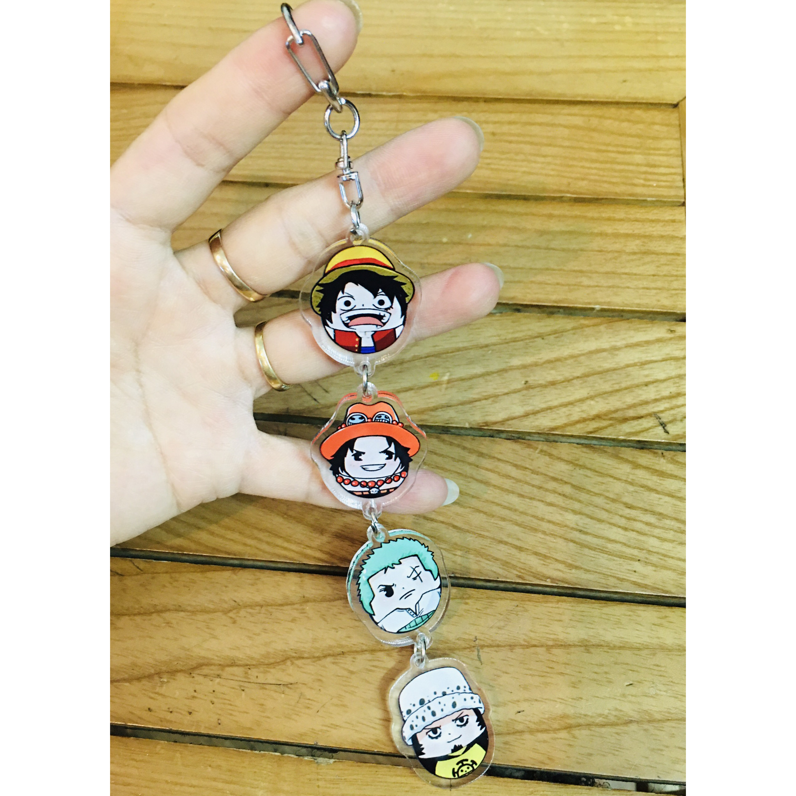 Móc khoá One Piece chùm 4 miếng mica trong