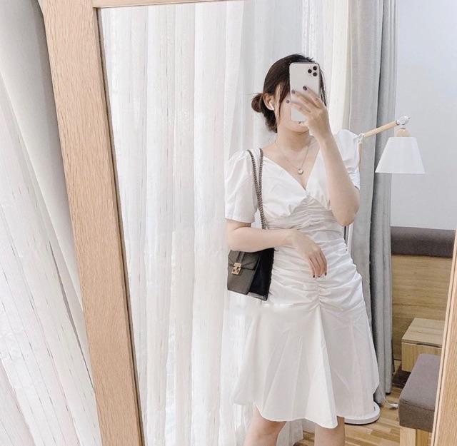 Đầm đuôi cá trắng cổ V nhún thân bèo