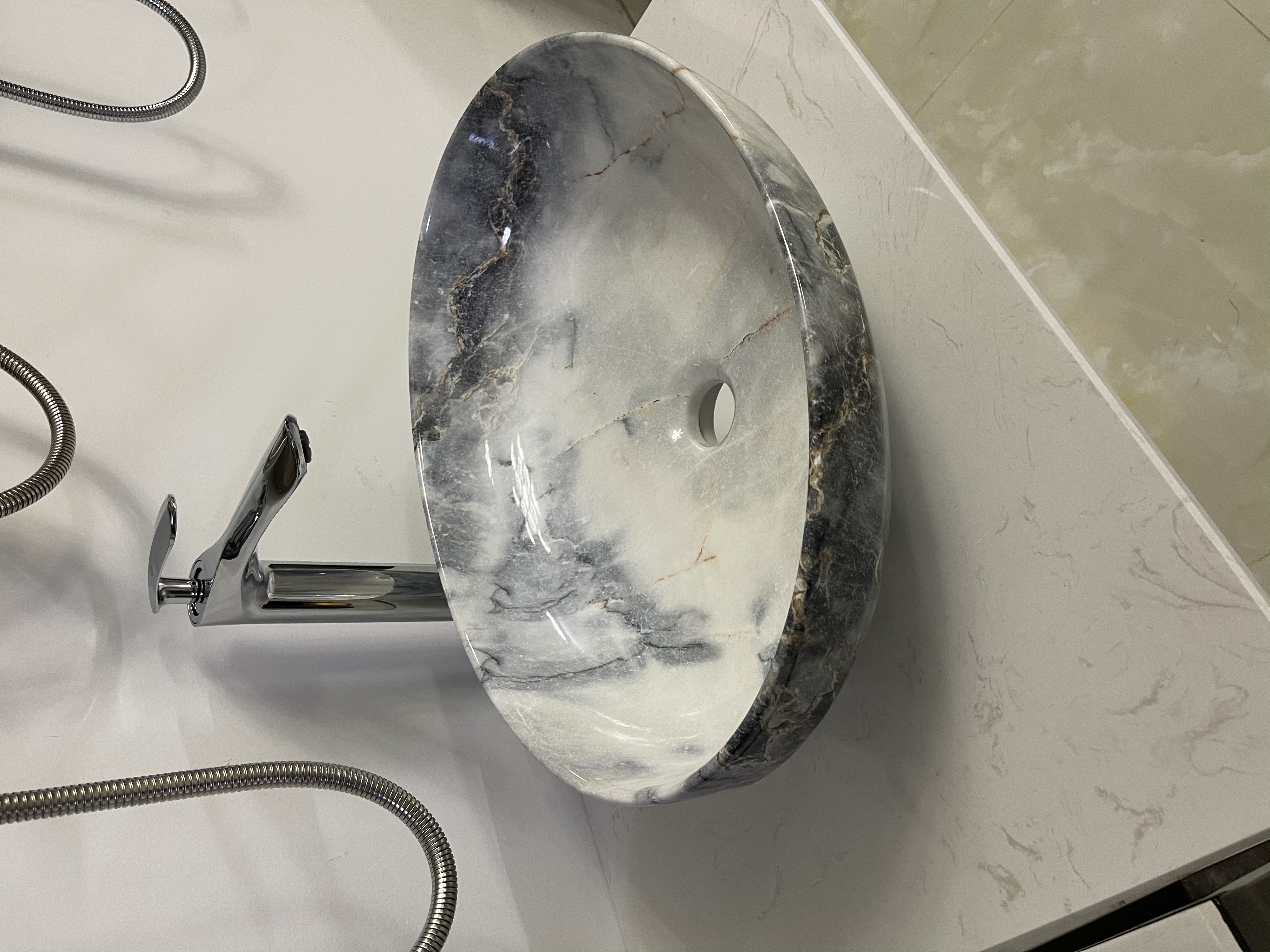 Vòi Lavabo nóng lạnh lá mạ