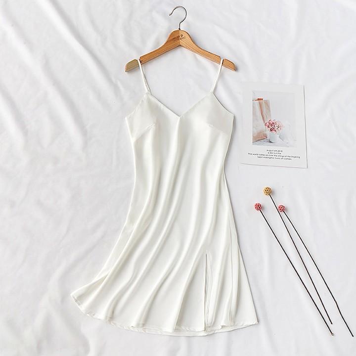 Váy ngủ lụa cổ tim hai dây xẻ tà SEXY ĐỦ MÀU ĐỦ SIZE tặng kèm quần chip ren