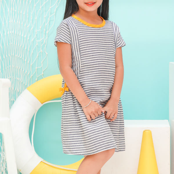 Đầm Bé Gái Viền Đính Nơ Ugether UKID181 - Xám