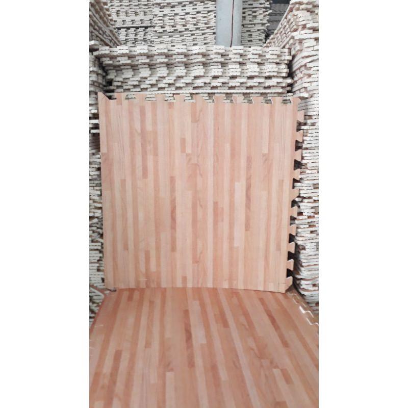 Thảm xốp vân gỗ nâu đỏ và xanh 60×60×1cm
