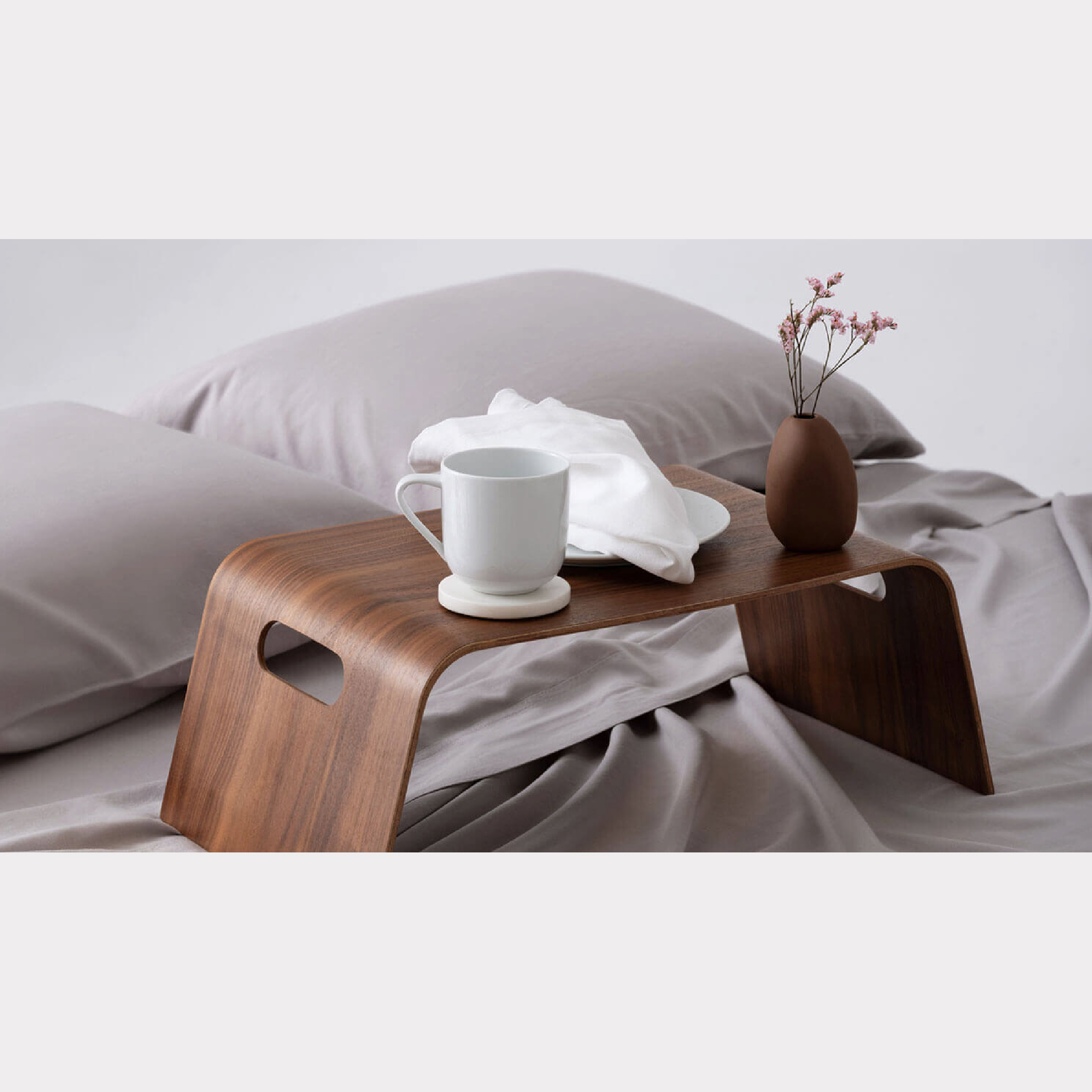 Bàn đa năng gỗ uốn cong ToMa Bed Tray - Veneer Màu Walnut