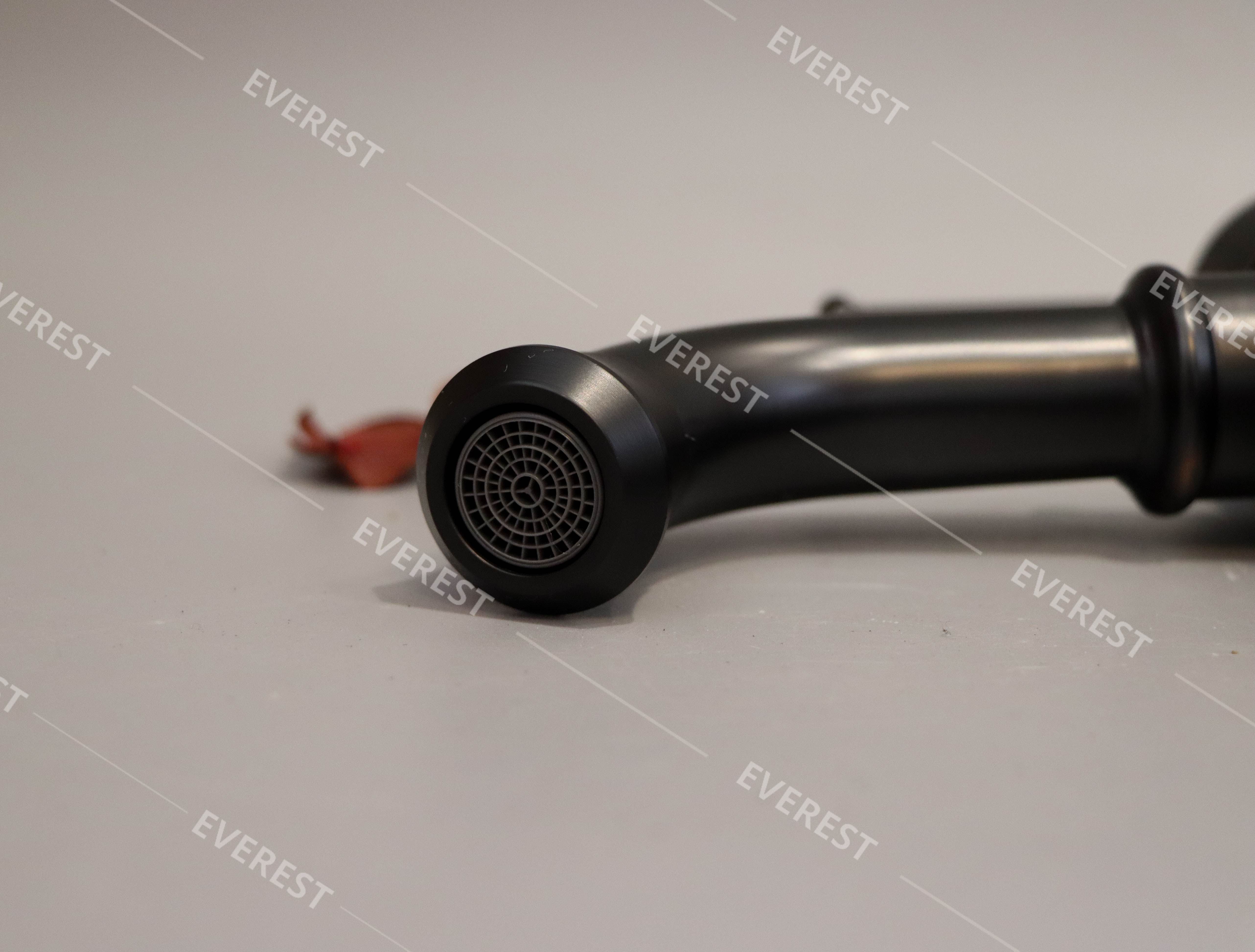 Vòi rửa lavabo đồng đen EVEREST EV-VĐ36