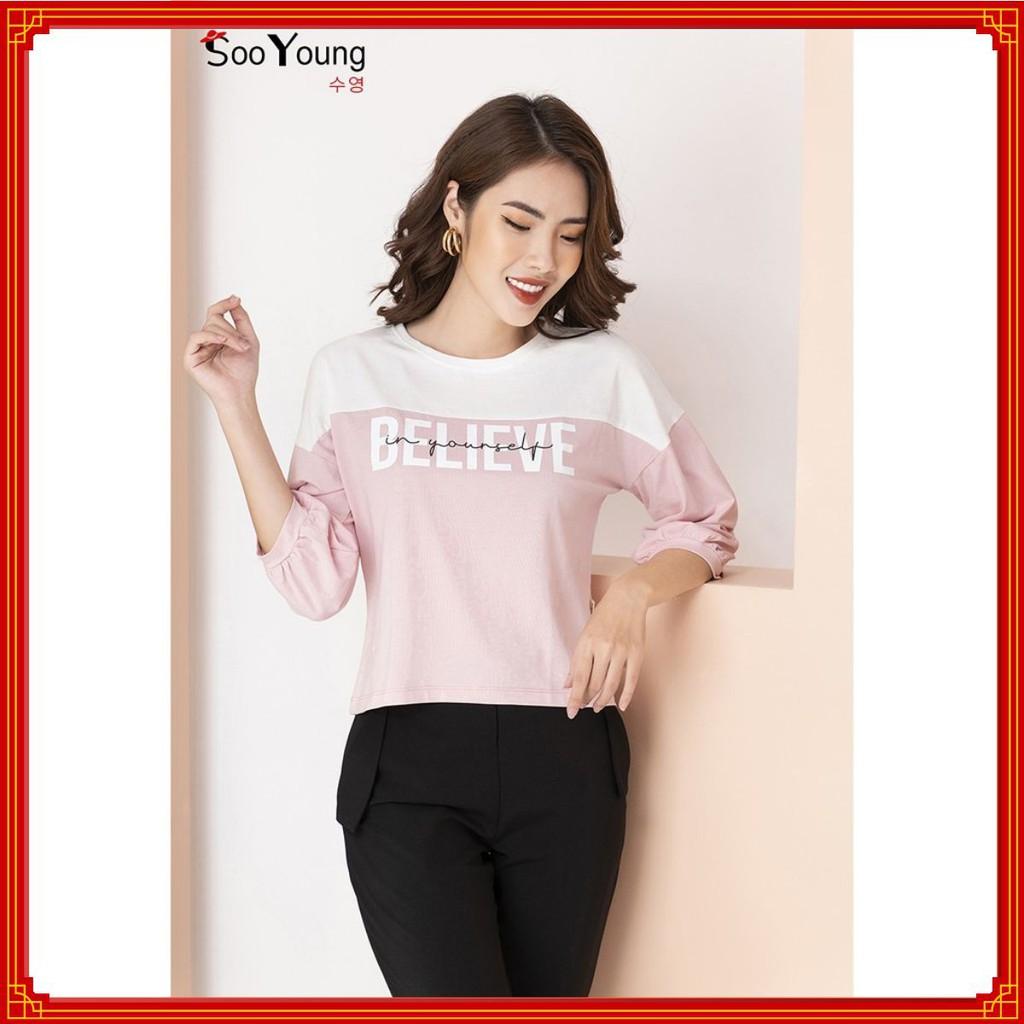 Áo thun hồng vai chờm phối ngực tay lỡ chất cotton -Sooyoung