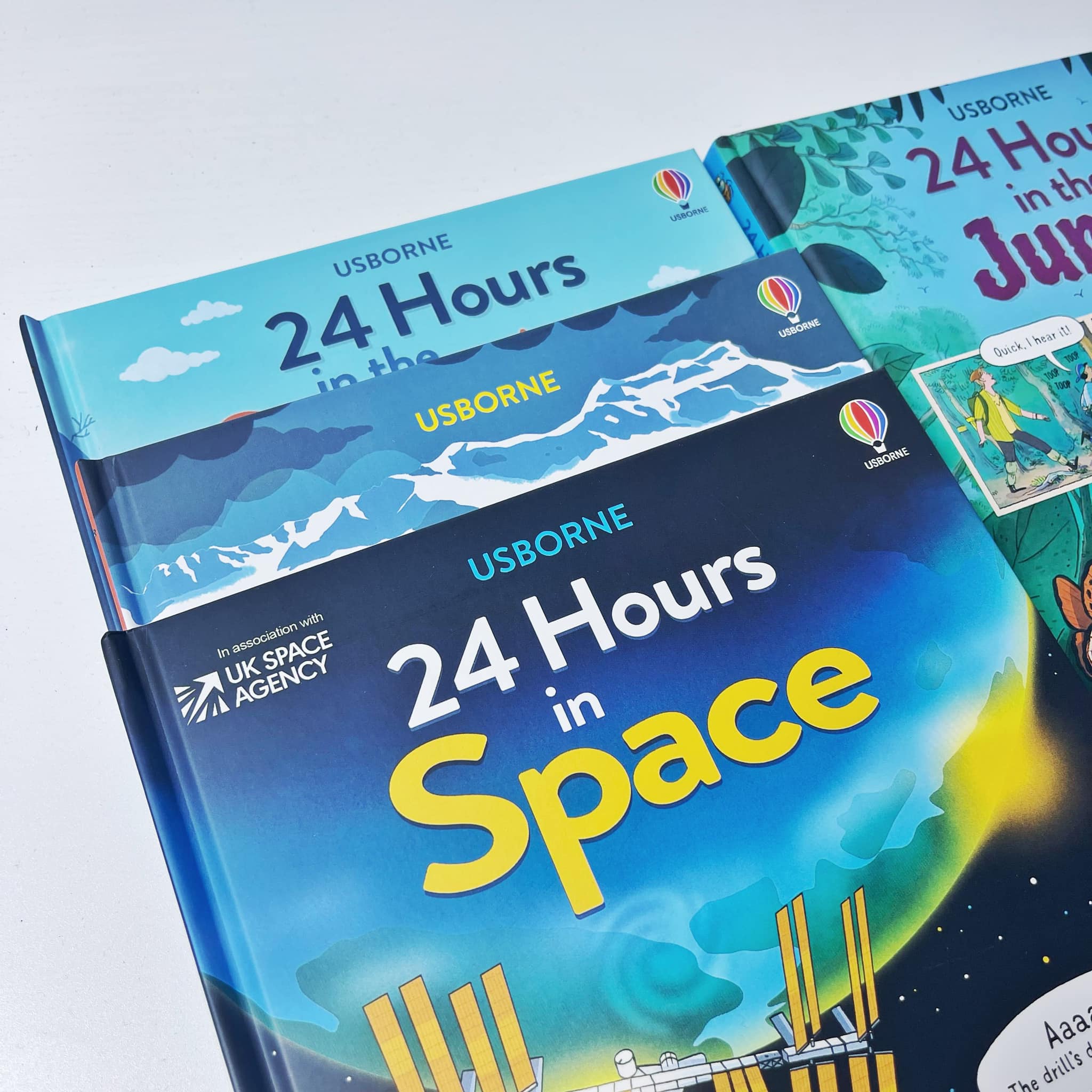 Usborne 24 Hours Series - 4 Books | Bản Nhập Khẩu