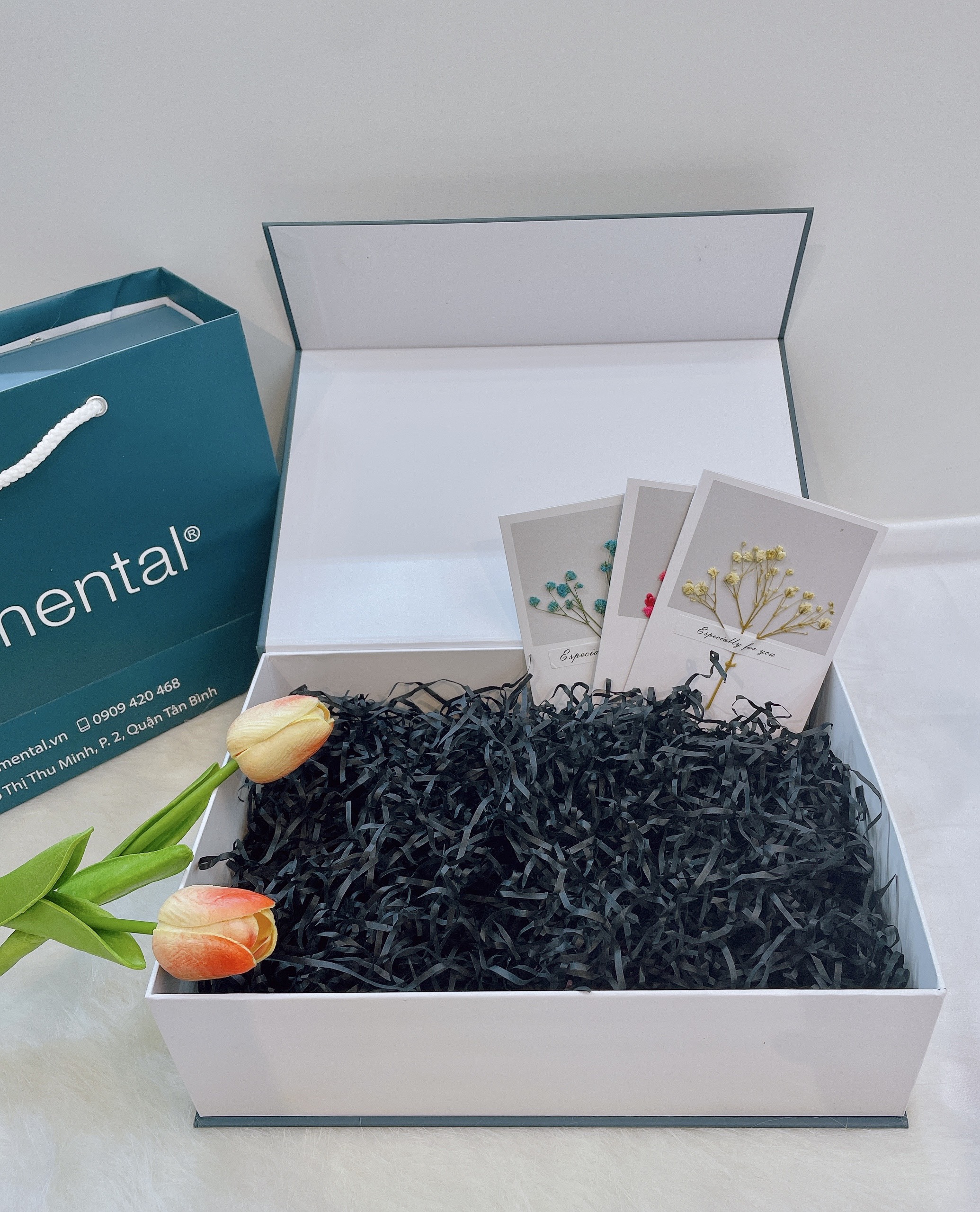 Hộp quà tặng Elemental tặng quà sinh nhật, khách hàng hộp cứng nắp cài nam châm cao cấp