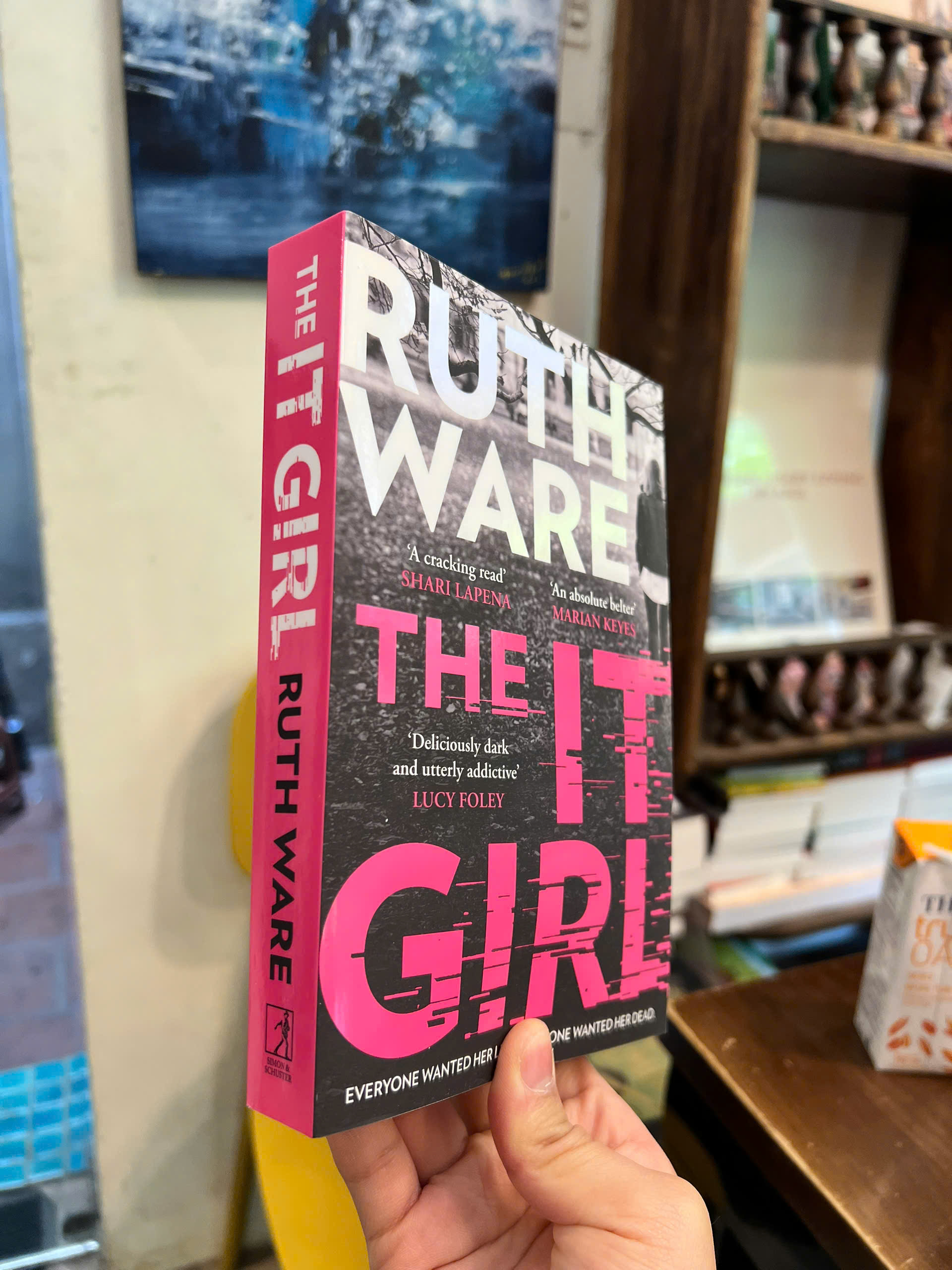 Sách - The IT Girl by Ruth Ware | Mystery Thriller / Trinh thám Tội Phạm Tiếng Anh / Ngoại văn
