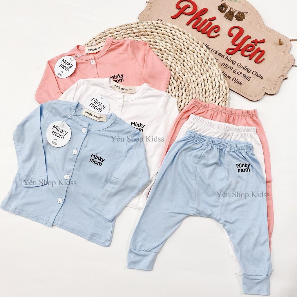 Bộ Dài Tay Sơ Sinh Cúc Giữa Thêu Chữ Minky Mom  Đáp Đũng Cho Bé_Super Sale