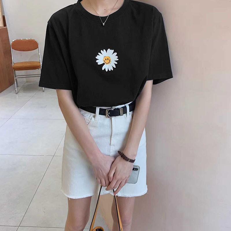 Áo Thun Ngắn Tay Cổ Tròn Dáng Rộng In Hình Hoa Cúc Xinh Xắn
