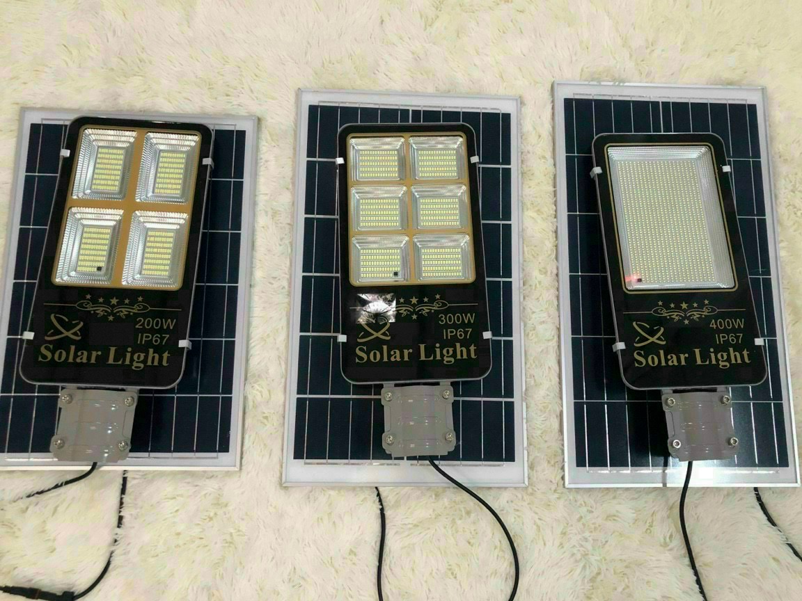 ĐÈN PHA LED ĐÈN ĐƯỜNG NĂNG LƯỢNG MẶT TRỜI SIÊU SÁNG LOẠI 1 NLMT 200W-300W-400W TẤM PIN SOLAR RỜI