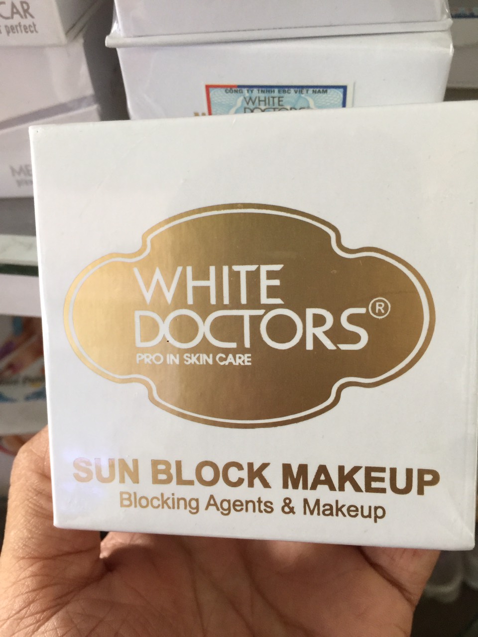 KEM WHITE DOCTORS SUN BLOCK MAKEUP TRẮNG DA CHỐNG NẮNG 