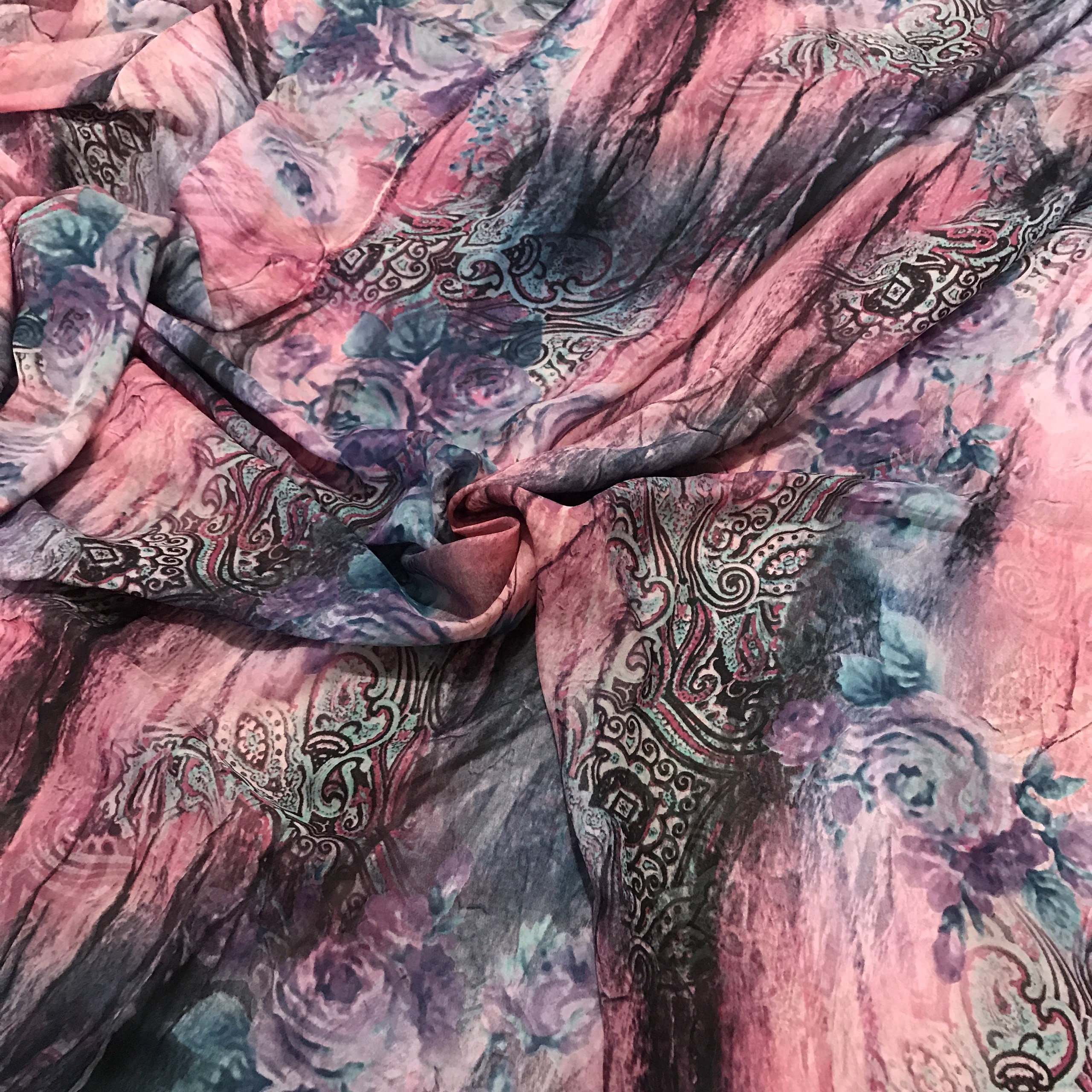 Vải tơ mỏng mềm không co giãn họa tiết hoa hải đường nền tím hồng