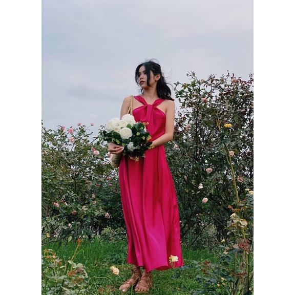 Đầm maxi hồng cổ chéo lưng hở- Choco dress
