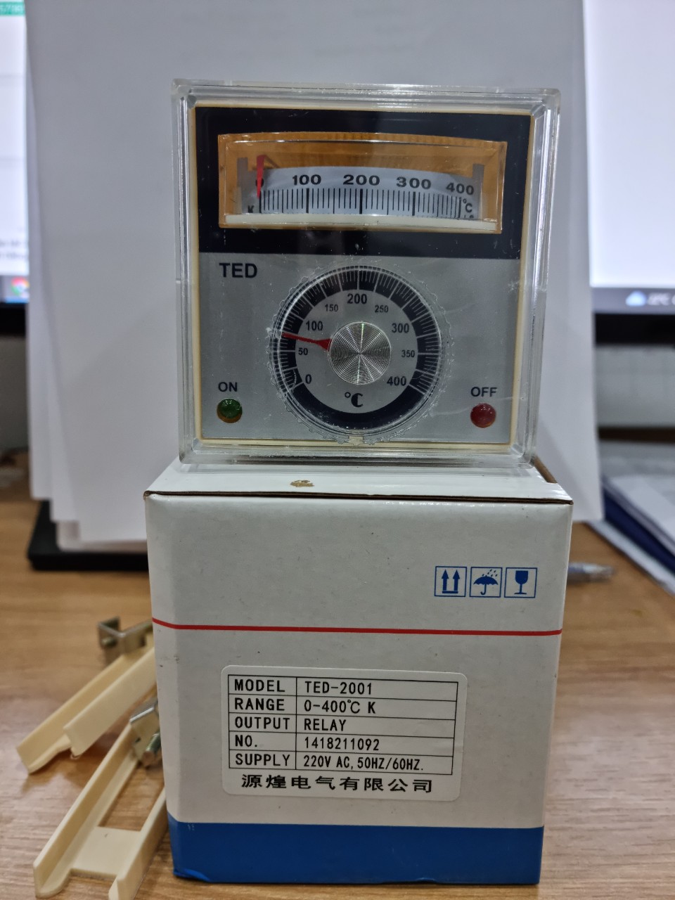 Đồng hồ nhiệt độ TED-2001( 0-400 độ C) loại tốt