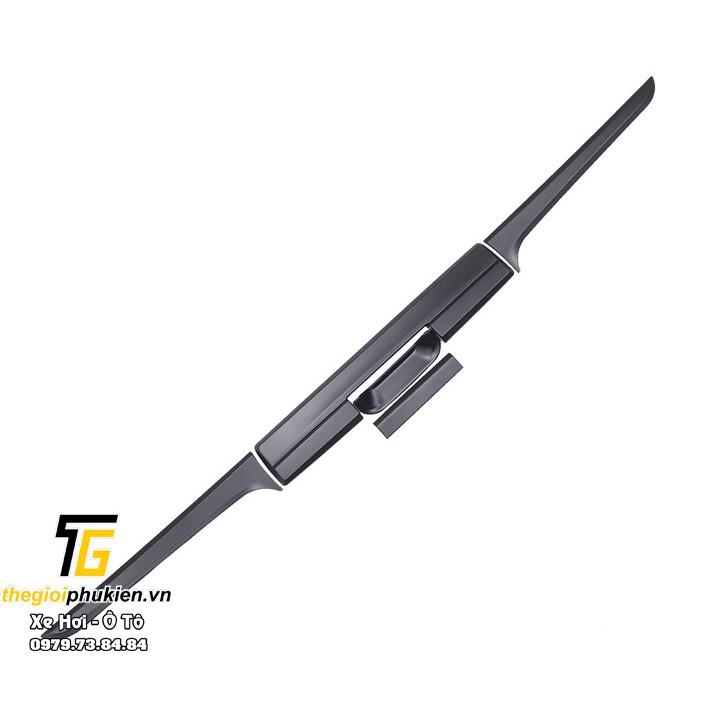 Ốp tay mở cốp nhựa ABS xe Mitsubishi Triton 2019