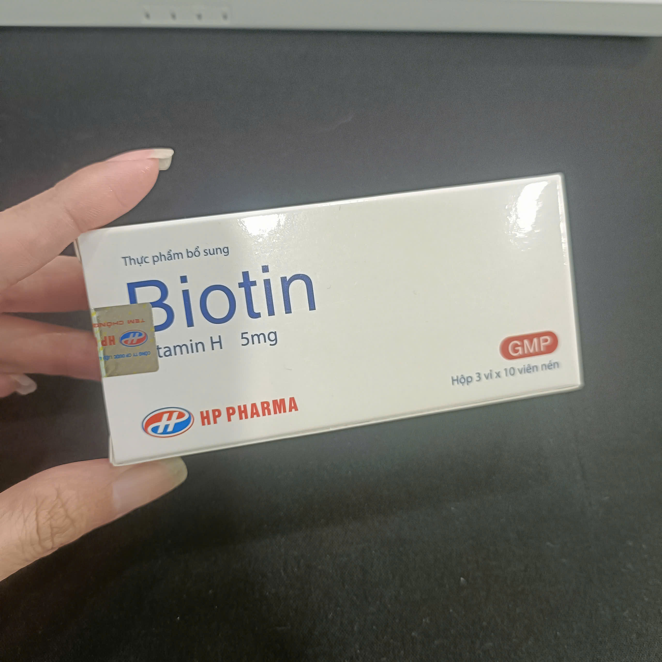 Viên Uống BIOTIN Giúp Mọc Tóc, Giảm Gãy Rụng và Chăm Sóc Tóc, Móng Chắc Khỏe (Hộp 30 viên)