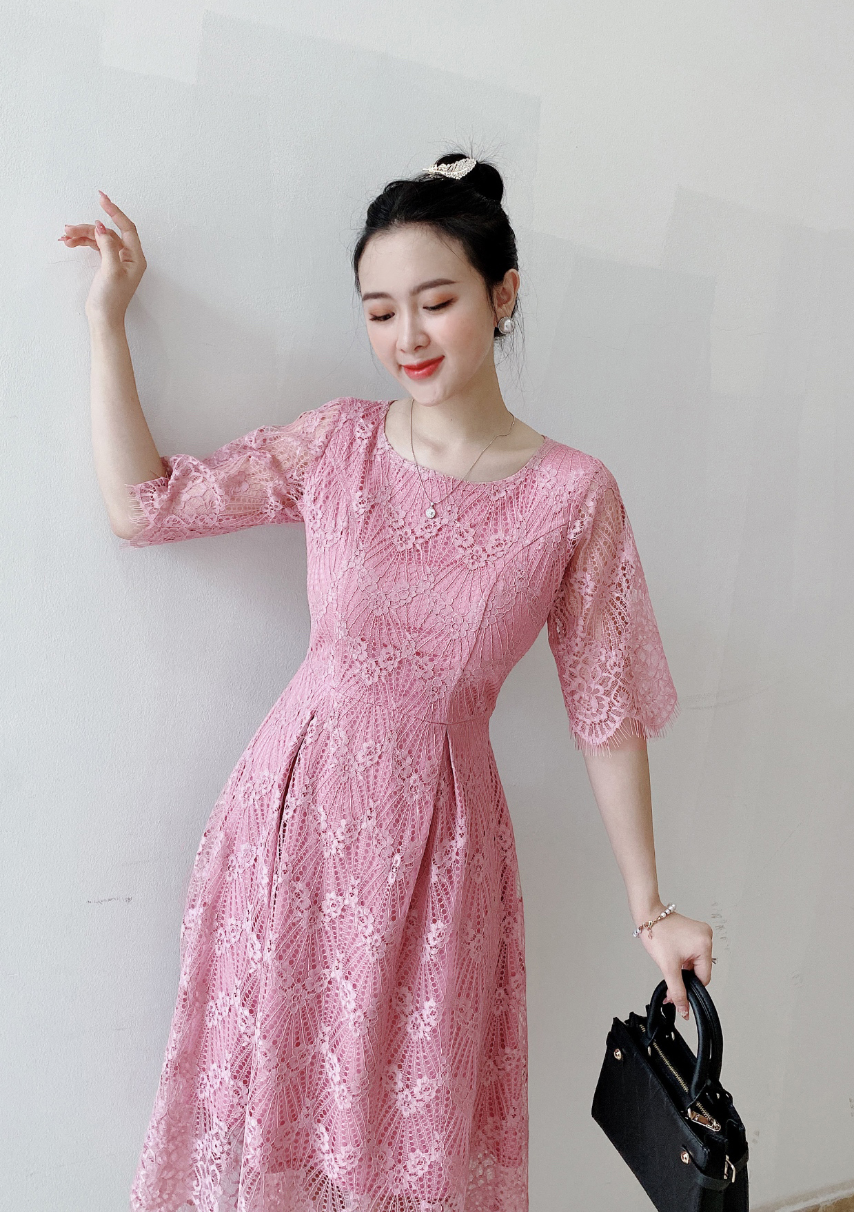 Đầm xòe ren cao cấp - DAM001