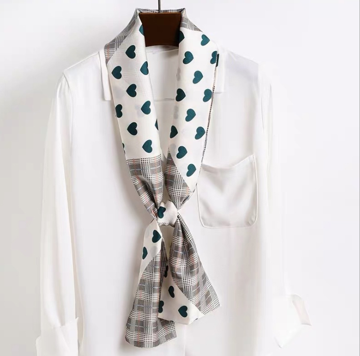 Khăn lụa họa tiết hình trái tim dễ thương KAH78 (15x145cm)