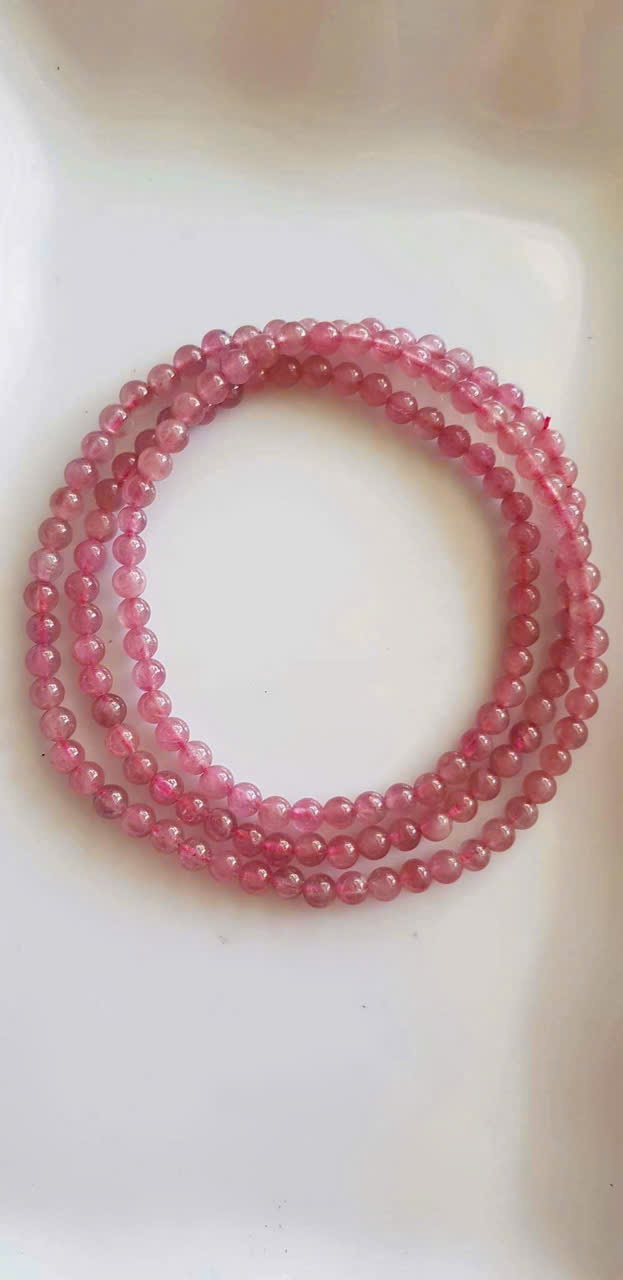 Vòng Tourmaline hồng tự nhiên quấn 3 vòng tay đẹp Size hạt 4mm đeo kiểu rất xinh xắn Chuẩn hợp nữ mệnh Hỏa và mệnh Thổ ạ