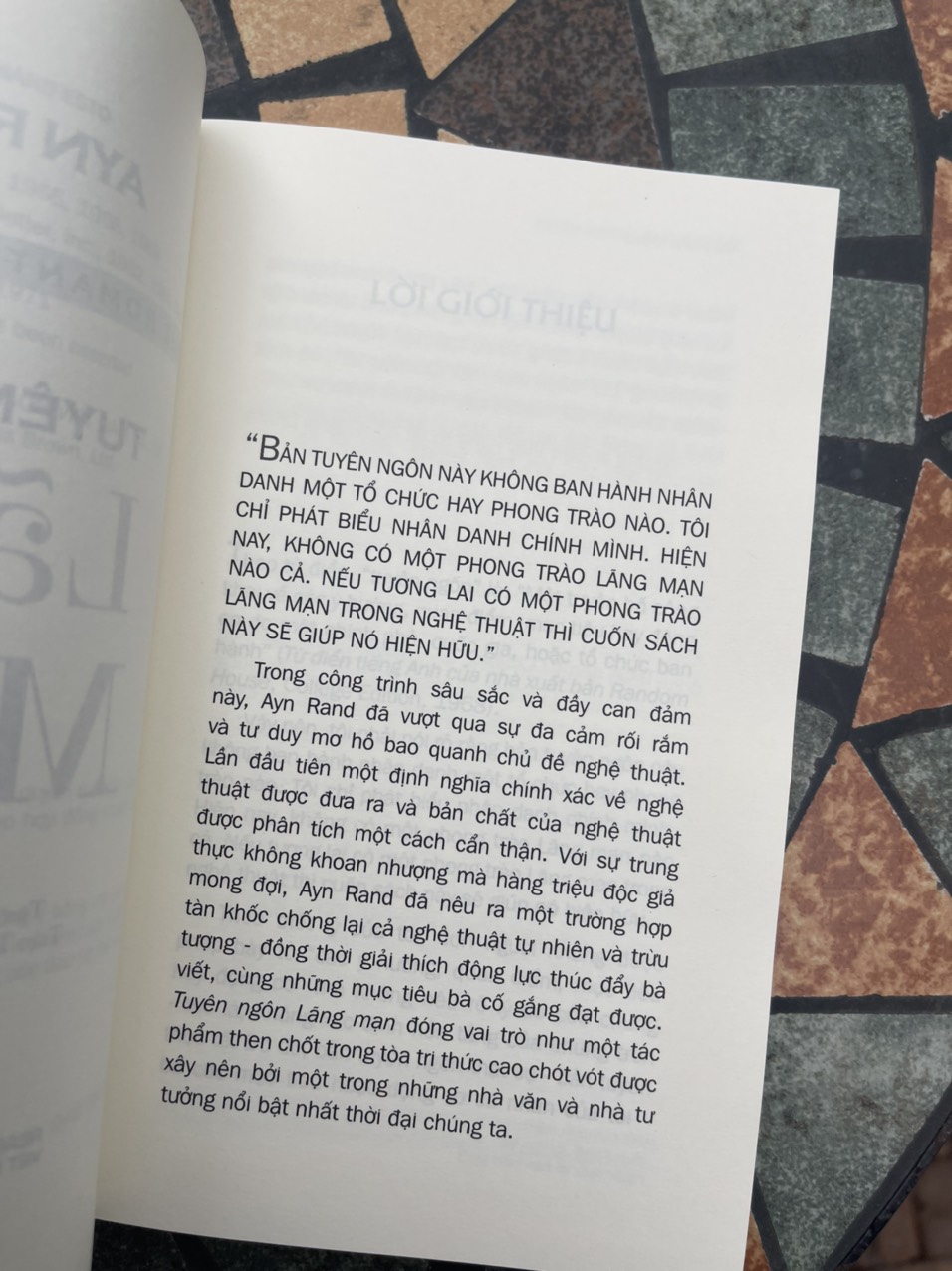 TUYÊN NGÔN LÃNG MẠN – Ayn Rand – Tôn Nữ Thạch Thảo dịch – Tri Văn Books – NXB Tri Thức
