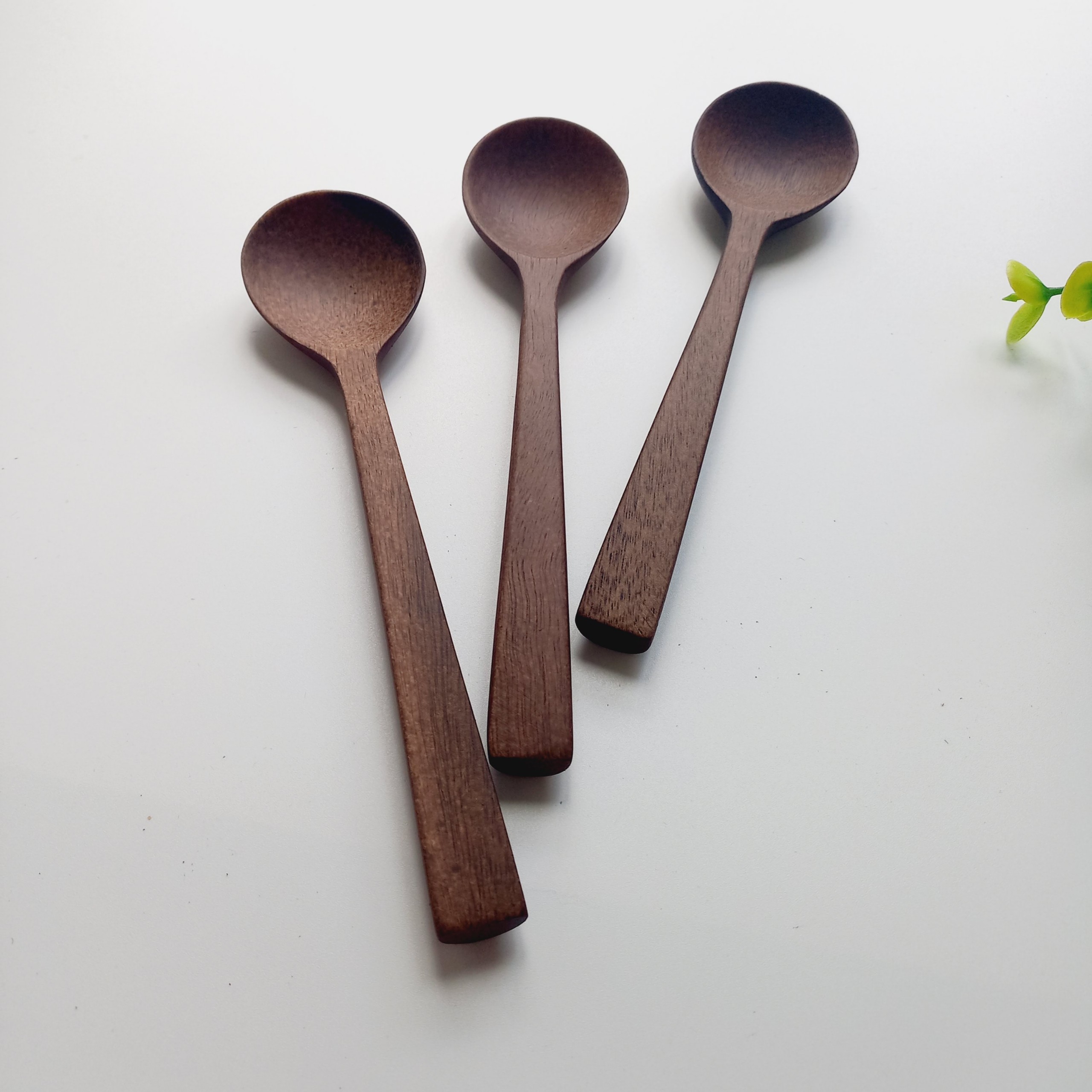 Thìa Gỗ Keo Màu Óc Chó Miệng Tròn Cán Dài Đẹp, Cho Ăn Cơm, Súp, Sữa Chua, Decor Chụp Ảnh