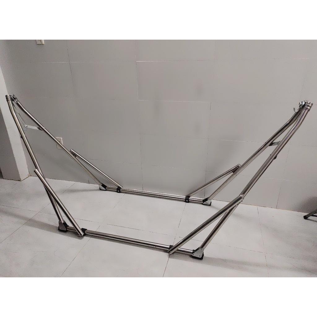 Khung Inox bóng 100% không rỉ sét, kèm túi đựng