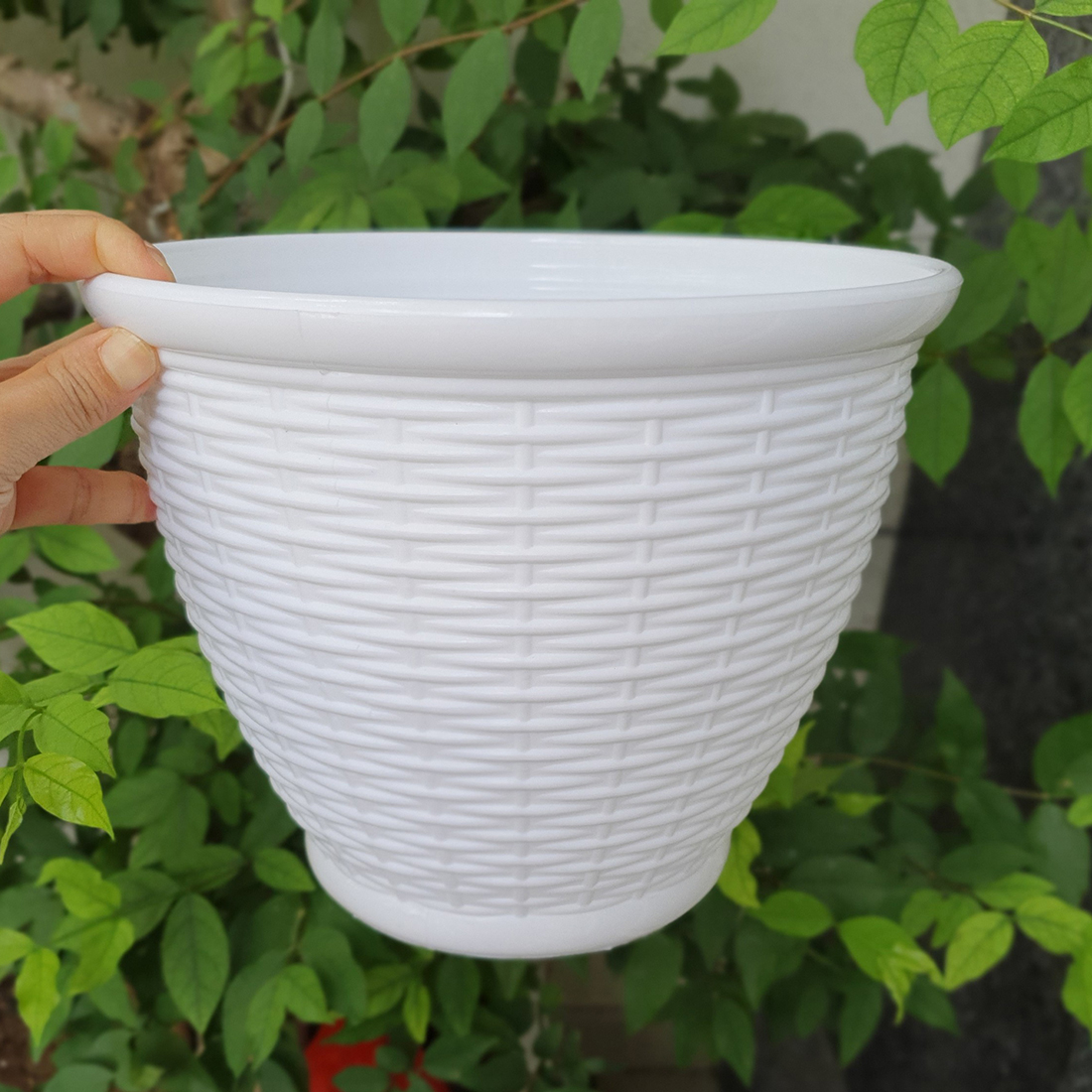 Bộ 4 chậu trồng hoa nhựa mây đan vành trắng 26x20cm