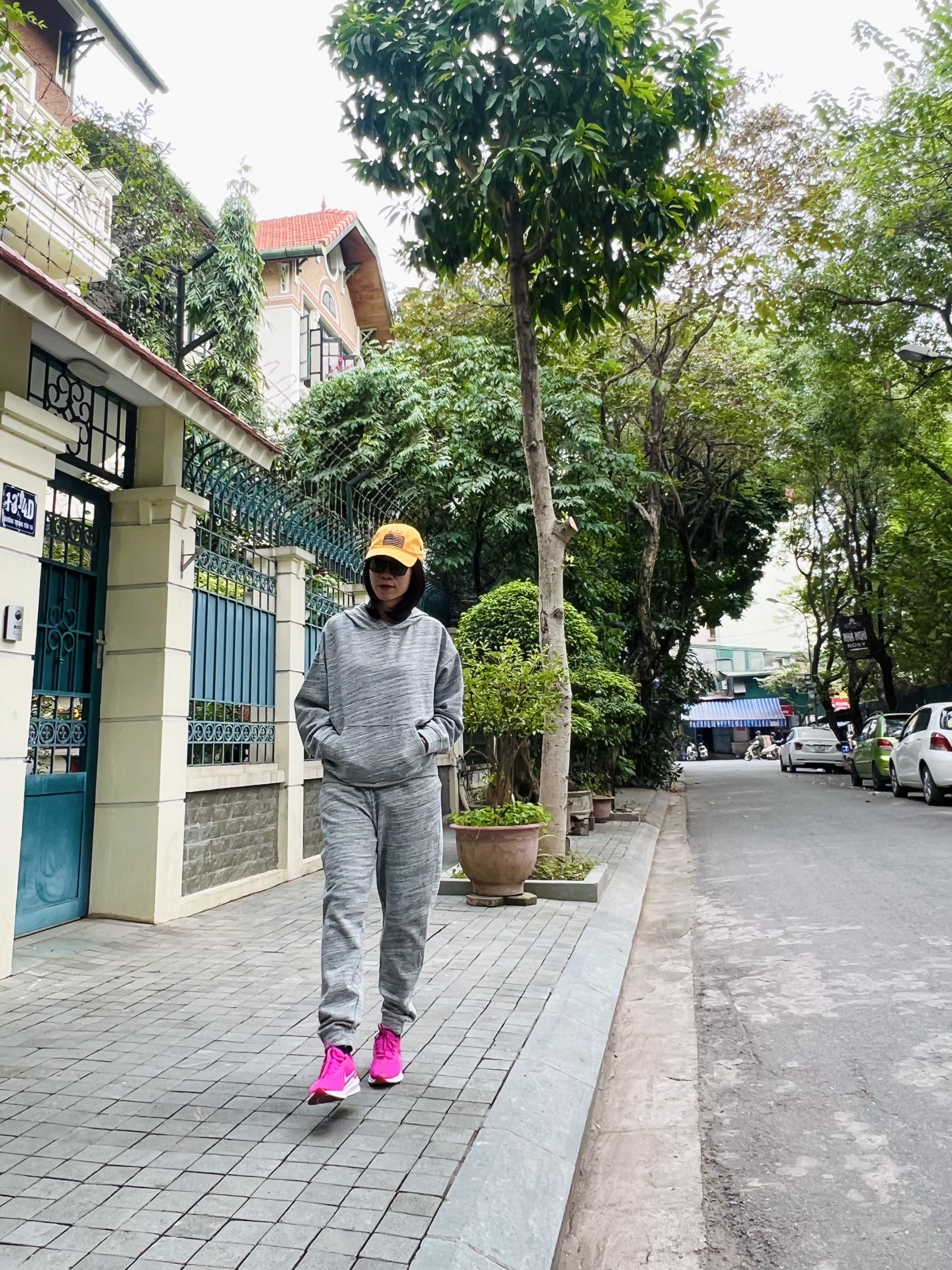 Bộ nỉ Victoria Secret màu ghi xước unisex mềm mịn, thoải mái cho vận động thể thao và phù hợp cả mặc nhà