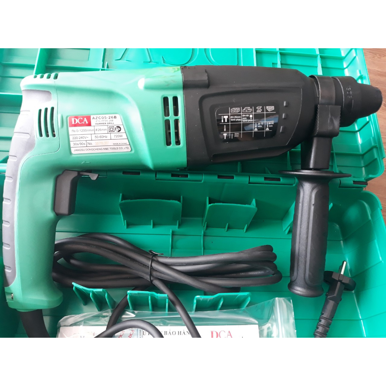 Máy đục (khoan) 720W  DCA AZC05-26B