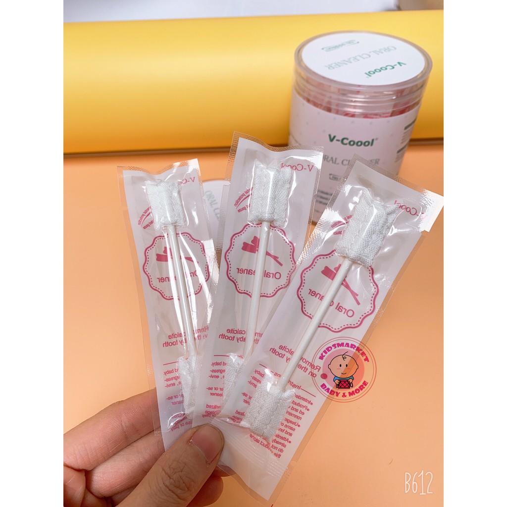 Hộp 30 gạc rơ lưỡi tiệt trùng dạng que và Vcool, que gạc rơ lưỡi thần thánh an toàn vệ sinh cho bé