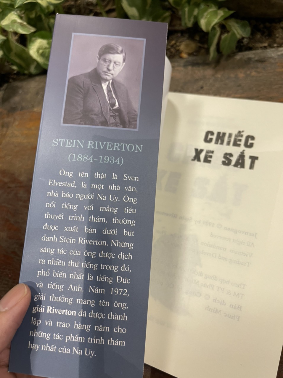 CHIẾC XE SẮT – Stein Riverton – Phan Ba dịch – Phúc Minh Books – NXB Văn Học