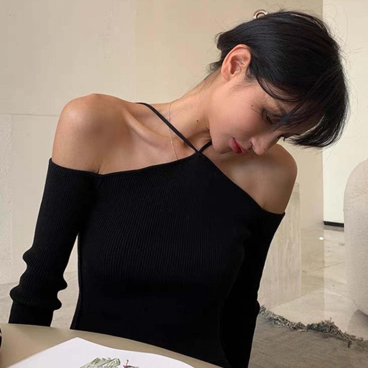 Đầm Body Cổ Yếm Buộc Dây Chất Thun Gân Freesize