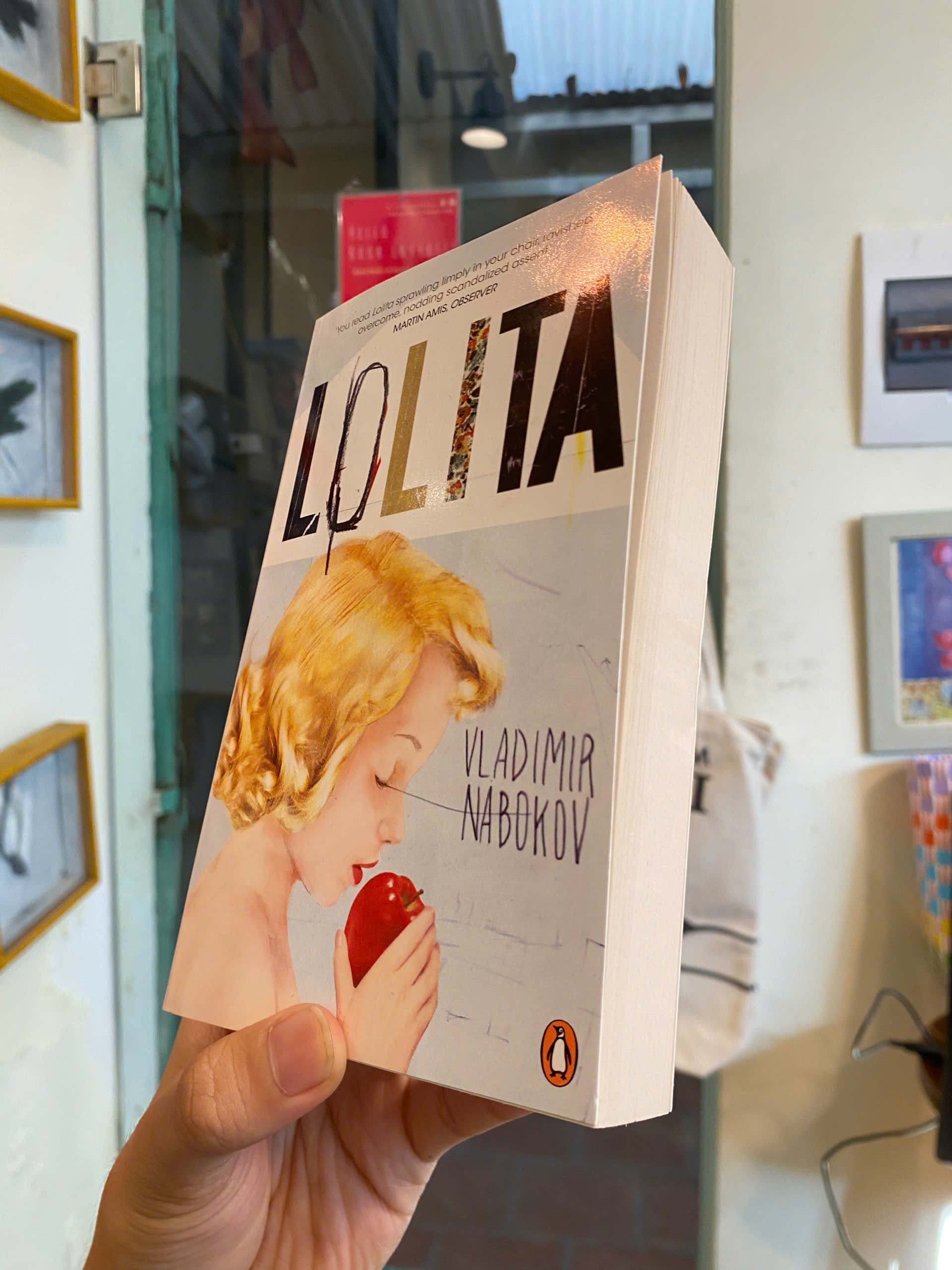 Sách - Lolita by Vladimir Nabokov | Classics Fiction / Russia Literature / Ngoại văn Nhập khẩu