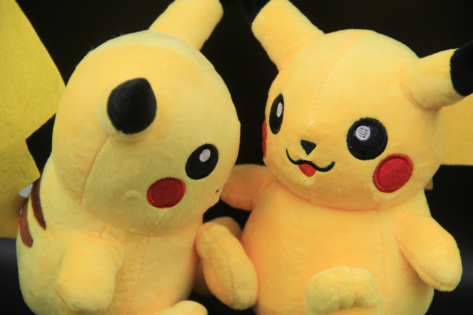 Gấu Bông/ Thú Nhồi Bông POKEMON PIKACHU Siêu Dễ Thương 19 cm (Tặng kèm móc khóa da bò thật màu ngẫu nhiên) BA00157