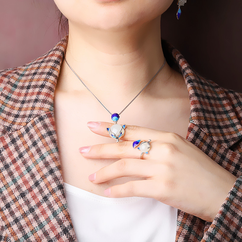 Vòng cổ hồ ly ngọc bích trắng và bạc