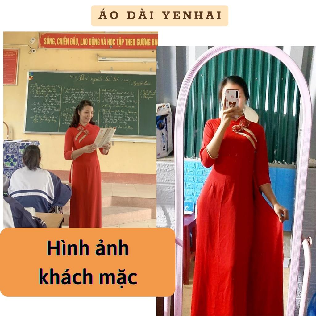 Áo dài truyền thống Lụa Thái Tuấn màu đỏ có đính Hoa thiết kế trước ngực