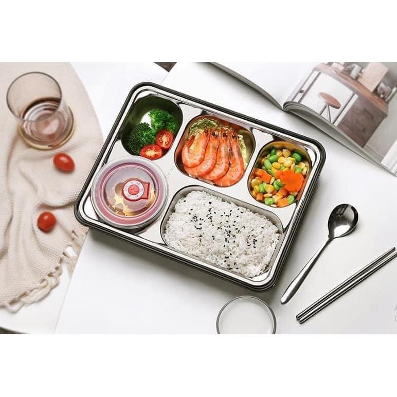 Khay Cơm Inox 304 5 Ngăn tặng kèm muỗng đũa - Khay Có Nắp Nhựa PP Cùng Các Khớp Khóa Giữ Nhiệt Chống Tràn