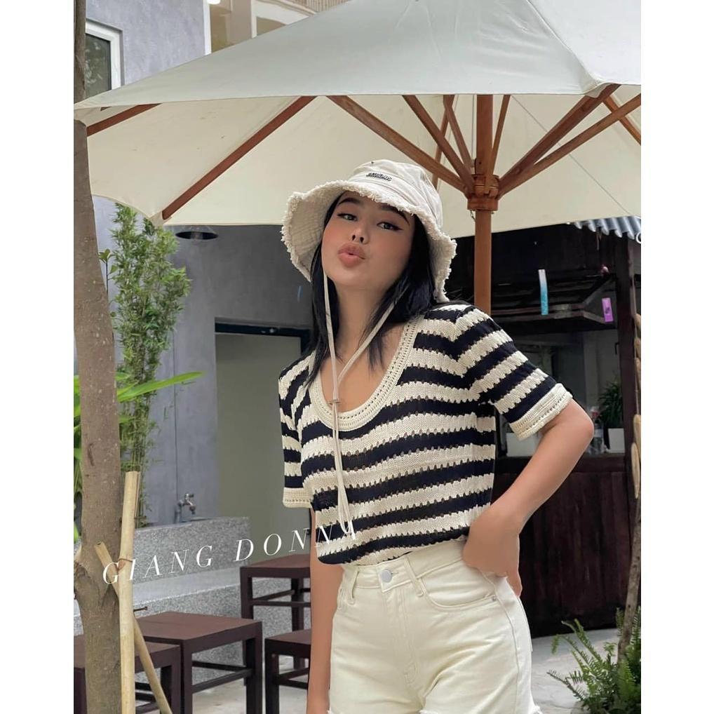 Áo len mỏng đen trắng cộc tay cổ tròn