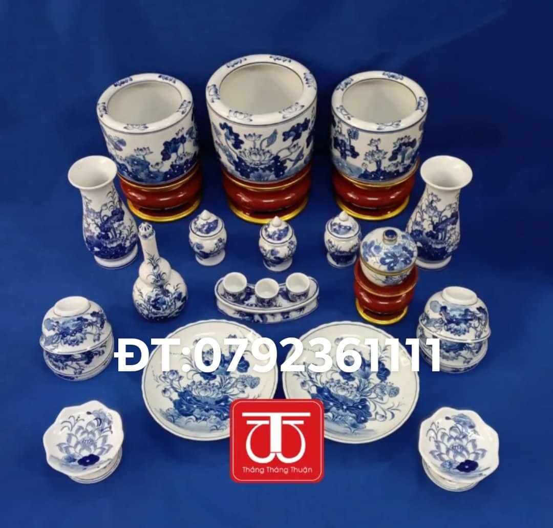 BỘ BÁT HƯƠNG VẼ SEN .ĐẾ GỖ SƠN SON THẾP VÀNG