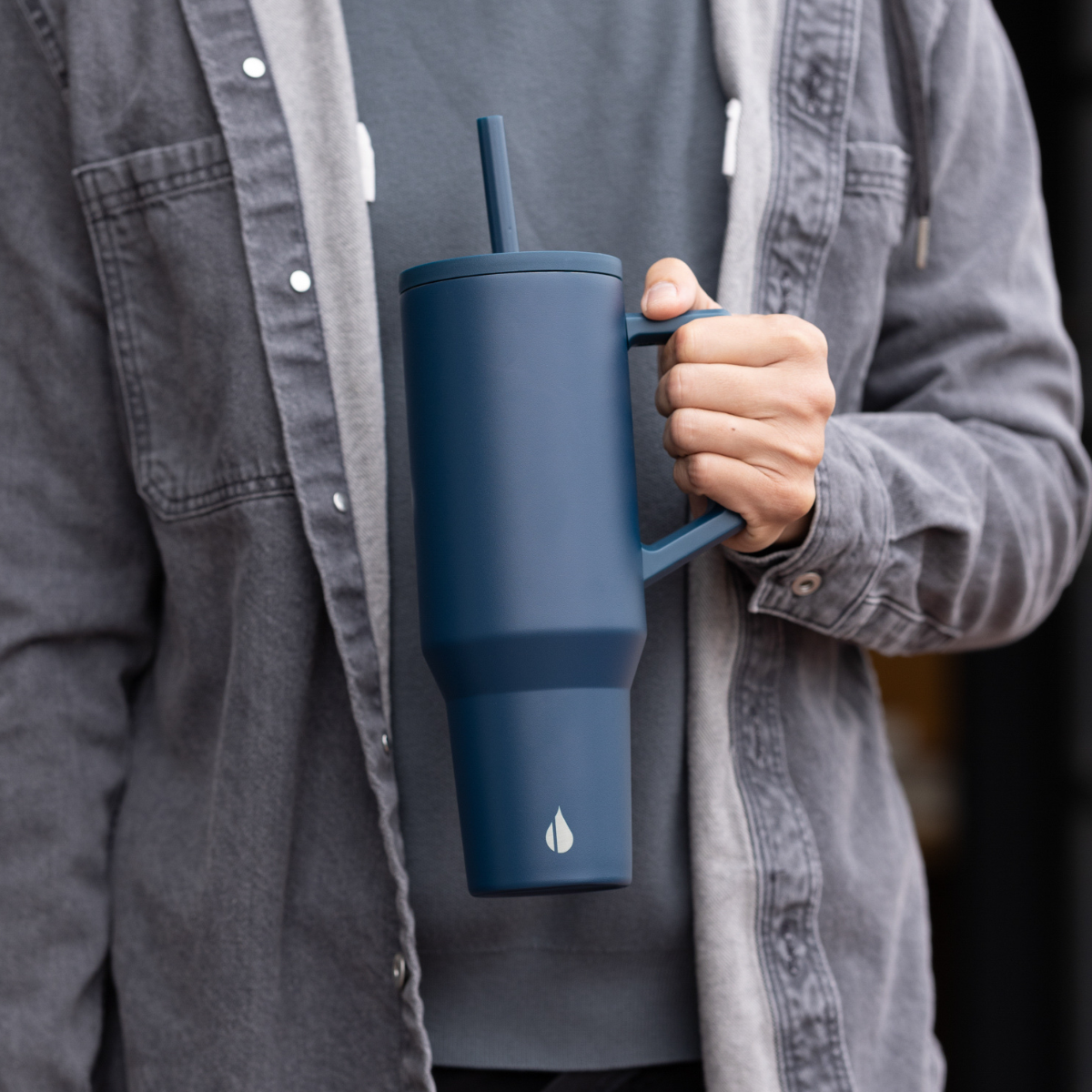 Ly giữ nhiệt Commuter Elemental 1180ml màu xanh navy thép không gỉ có tay cầm combo ống hút trân châu