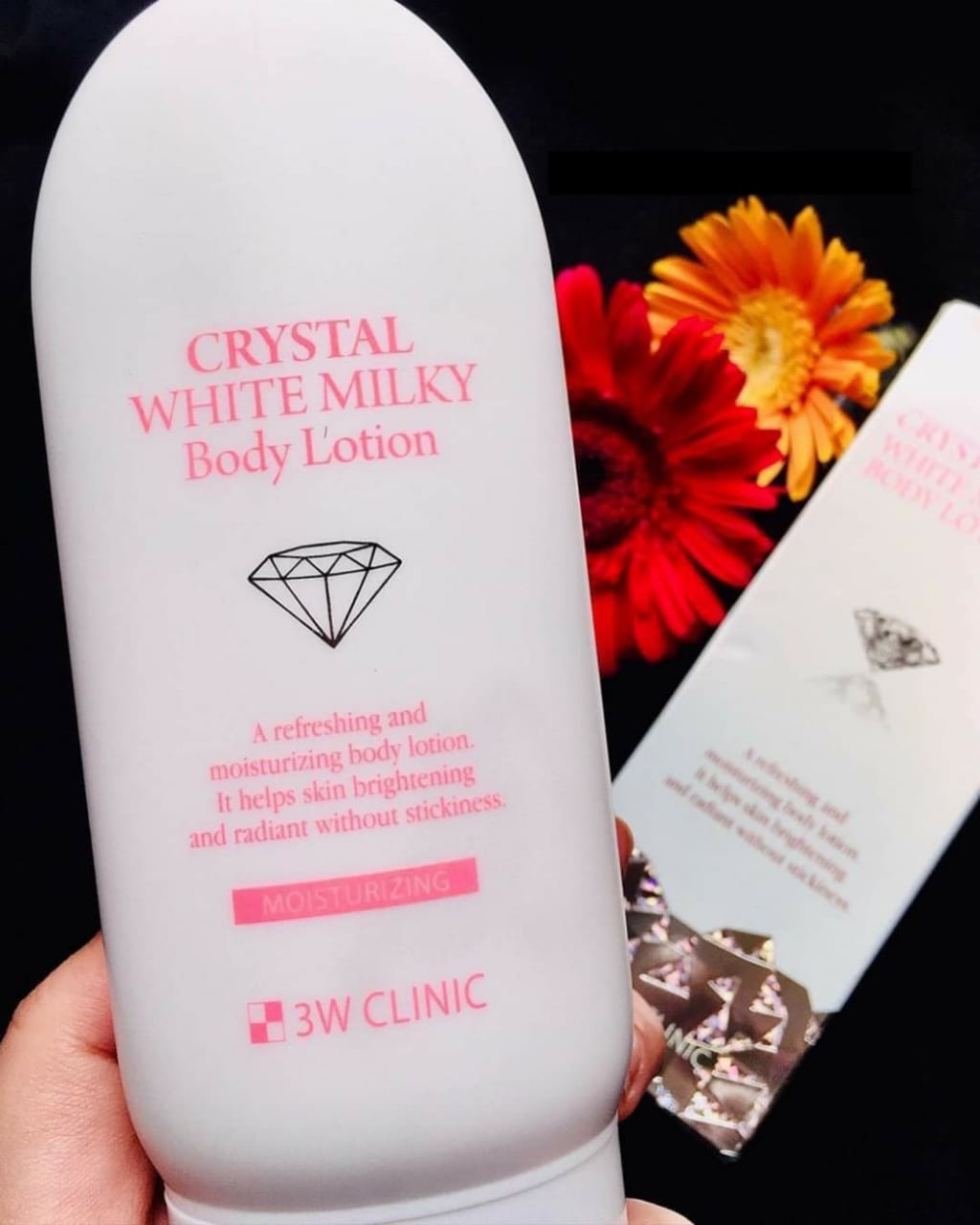 Kem dưỡng trắng da  Body 3W CLINIC CRY STAL WHITE MILKY 150ml